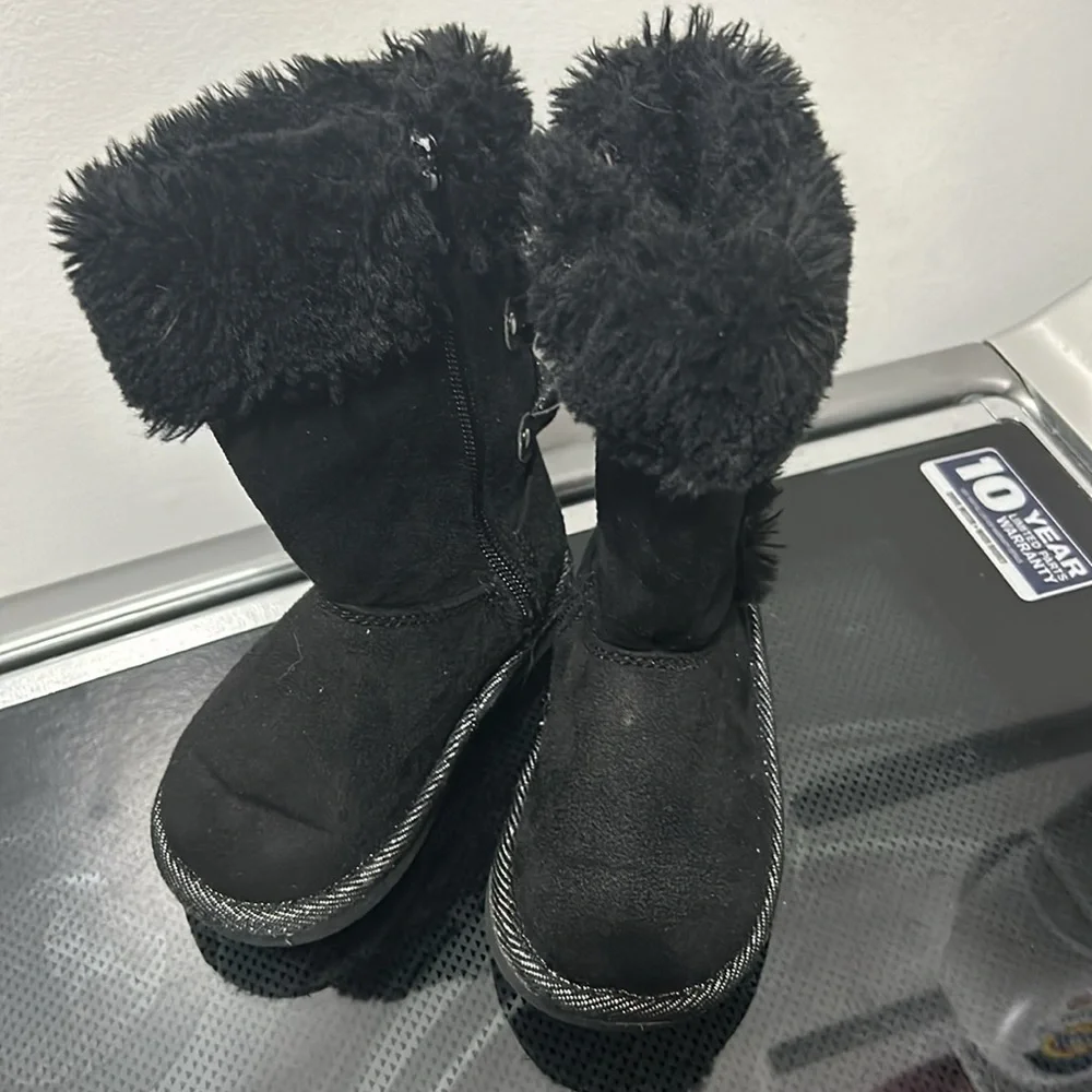Girls size 6 winter snow boots faux fur suede like zipper lace up Bailey bow